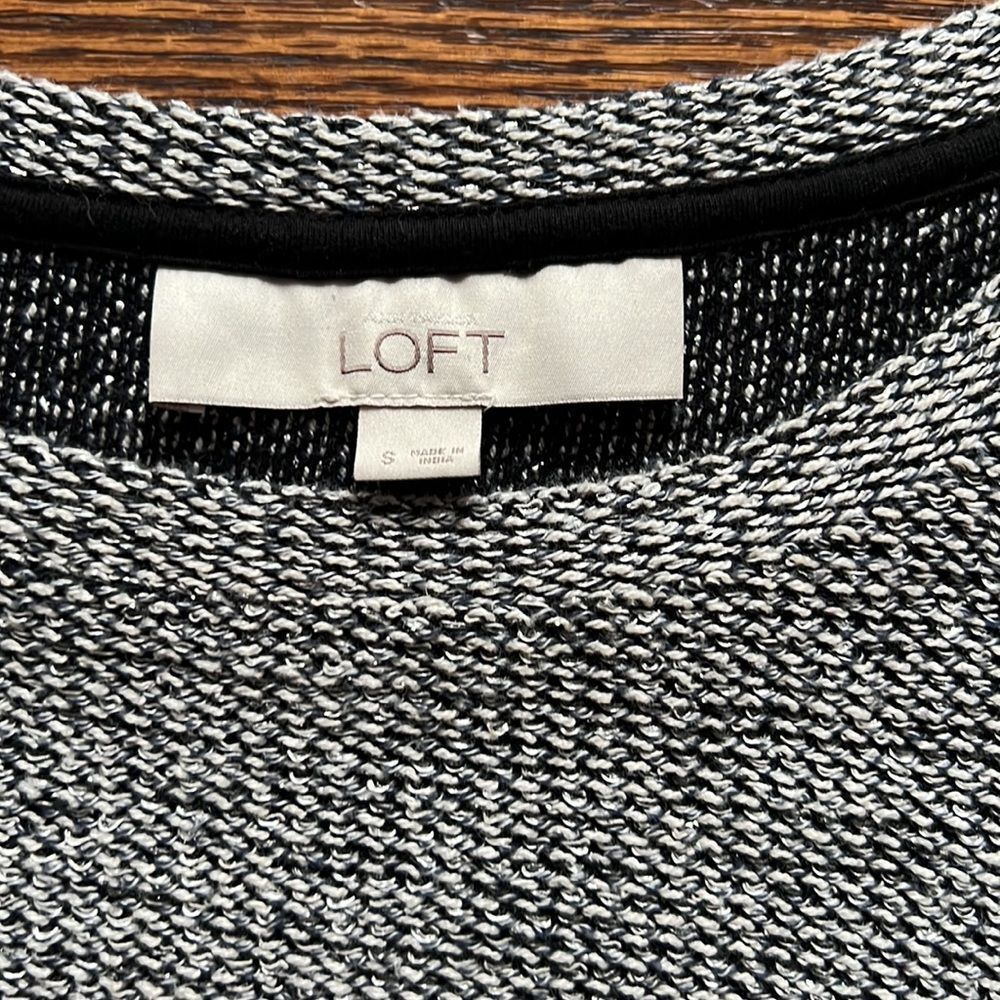 Great 🎉condition LOFT sparkle gray crew neck sweater in Small - Picture 7 of 9